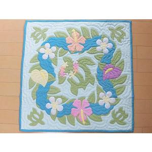 ハワイアンキルト タペストリー 105cm ピカケチューブローズ マリン