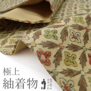 御召 着物 正絹 袷 お召 西陣織 先染め オイスター色 蚊絣 十字絣 新古