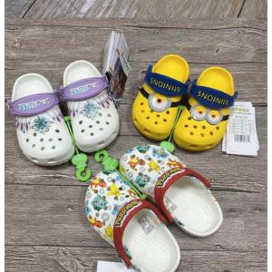 クロックス Crocs ミニオンミニオンズエルサ ビーチサンダル スリッパ サンダル 子供 男の子 女の子 室内履き 滑り止め 軽量 スリッパ プールシューズ｜Amity Store