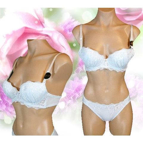 フェミニンガール　ベイビーブルーに可愛いレースの刺繍で清楚感抜群の　セクシーセット　清楚系　ベイビー...