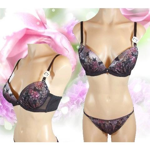 妖艶な色合いのシックなブラックに豪華な花柄刺繍で清潔感と貴女の気分も一気に最上！　清楚系　ブラックピ...