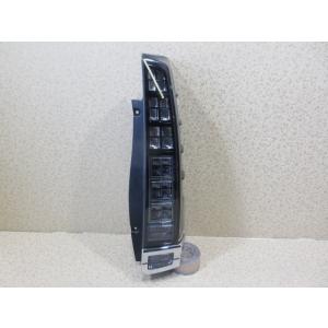 トヨタ　ヴォクシー　ZRR80　前期　純正　右　テール　ランプ