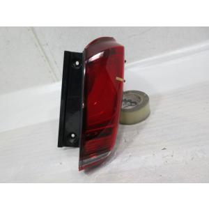 良品 トヨタ アクア NHP10 後期 純正 右 テール ランプ : 株式会社