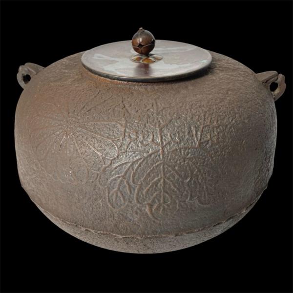 茶道具 鉄釜 茶釜 菊文様地紋 蓋付き 茶器 風炉釜 鉄製 古道具