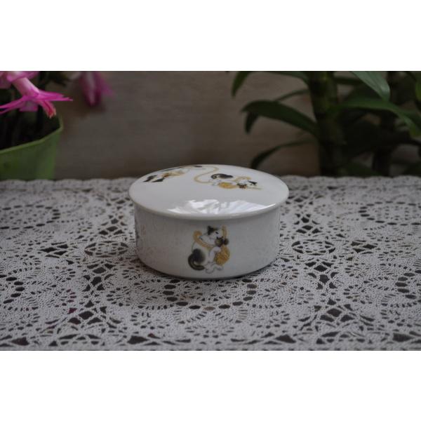 丸型蓋物・Roud shape Covered Box