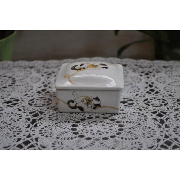 四角形蓋物・Square shape Covered Box