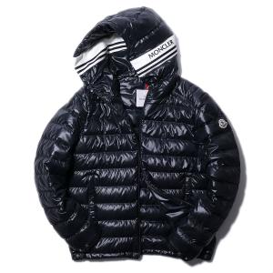 モンクレール　ダウンパーカー　美品 モンクレールパーカーダウンジャケット