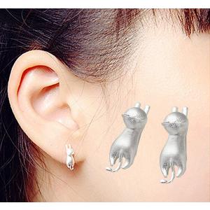 ピアス猫 ねこ 立体 ぶら下がり 小ぶり シルバー925 艶ナシ  金属アレルギー対応