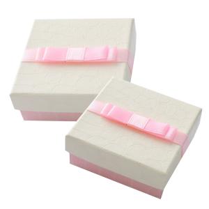 ギフトボックス 10個セット ピンク×ホワイト ジュエリー ボックス ケース 紙箱 （リング・イヤリング・ピアス用） 6.3x6.3x2.7cm｜moin-moin