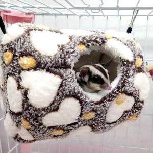 ゴールデン ハムスター キンクマ リス モモンガ 鳥 インコ 小動物 ハウスハート ブラウン 丸太 つり下げ 2Way ベッド 家 ペット ベッド|ふわふわ も｜ドールハウスと雑貨 moin moin