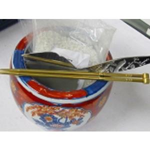 ミニ火鉢　13x10cm、灰慣らし、火箸　毛氈、そこ砂付ーＡ灰皿、物入れ、インテリア可愛い火鉢ですアイデアで様々に御使用ください