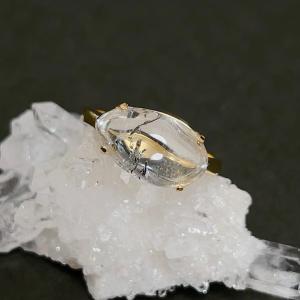 虹入りクラック水晶　リング　虹入りクラッククォーツ　指輪 虹入りクラック水晶 リング 虹入りクラッククォーツ 指輪