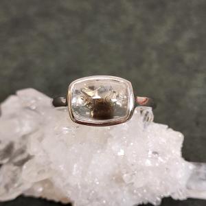 レインボームーンストーン リング ホワイトラブラドライト 指輪 誕生石