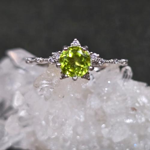 ペリドット　リング　ペリドット　指輪　きらきら