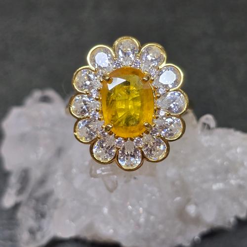 イエローサファイア　リング　イエローサファイア　指輪　ゴールド　キラキラ