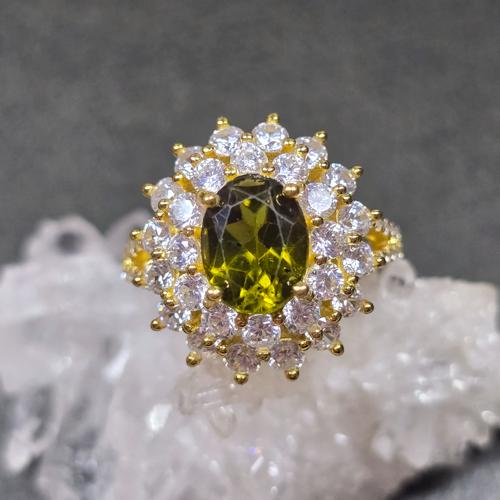 ペリドット　リング　ペリドット　指輪　ゴールド　キラキラ