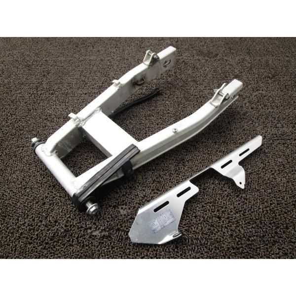 イナズマ1200 スイングアーム チェーンカバー □A9408！GV76A スズキ 【 V719 】...