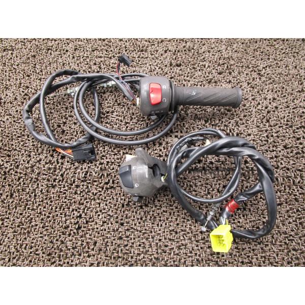 GSX1300R ハヤブサ ハンドルスイッチ 左右 スロットル △B2948！A1111 スズキ 【...