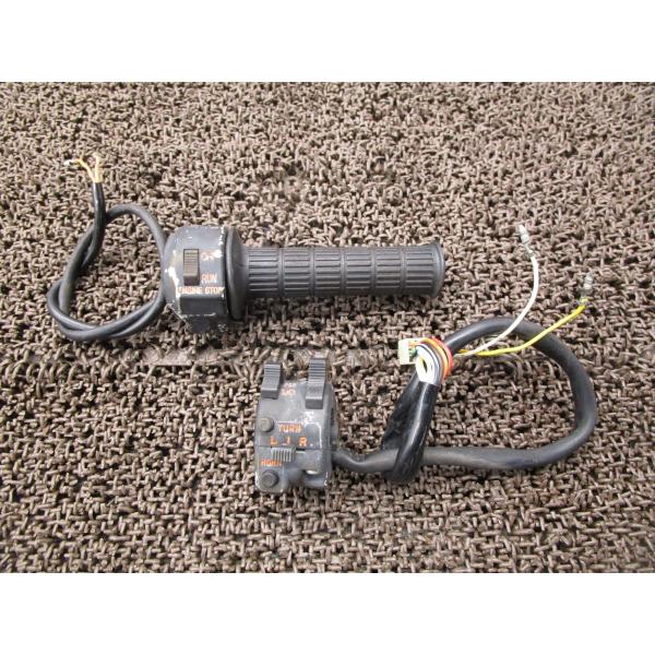 GT250 ハンドルスイッチ 左右 スロットル ●B4703！GT250B スズキ 【 T250 】...