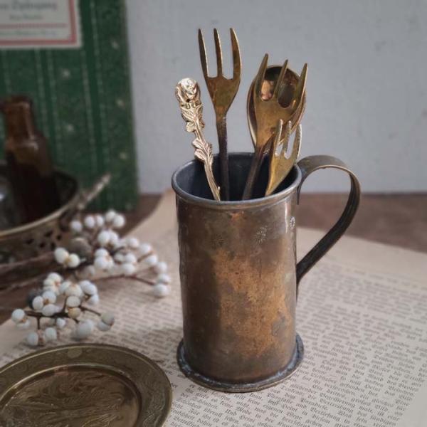ドイツ蚤の市 古道具 ブロカント アンティーク調 レトロ雑貨 ディスプレイカップ 真鍮