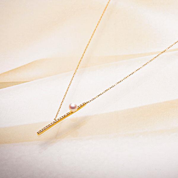 [ムーンレーベル 公式] パール ネックレス 一粒 ダイヤモンドClassy パール ペンダント K...