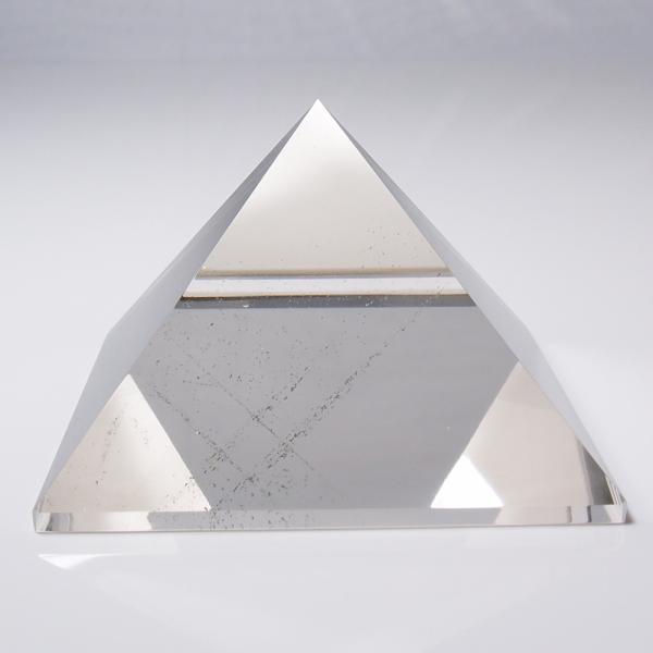 水晶ピラミッド6cm＜グリーンファントム・黄金比＞ AP00206