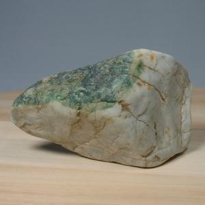 糸魚川産翡翠　小滝川　川石　　HS217T