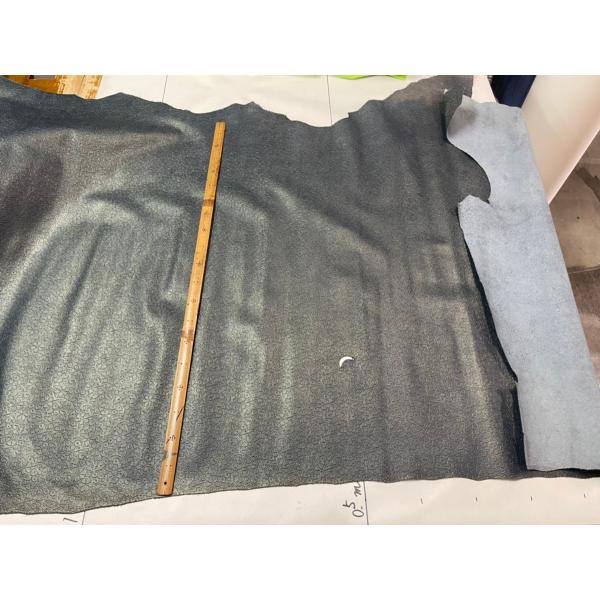 ※写真現物のみ 本革 グレー ゴールドメタリック 花柄 型押し 厚み1.2mm 119