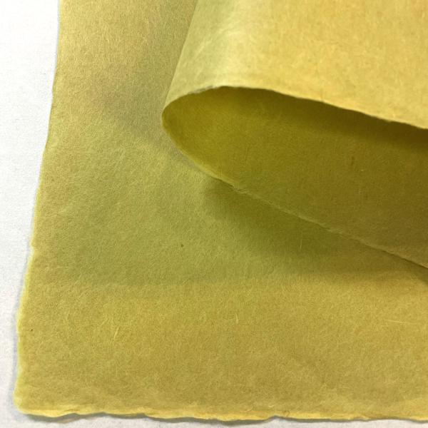 草木染純楮紙 手漉き和紙 黄色  No.623 日本の伝統色 和の色 大判 63ｘ93cm