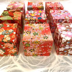 友禅和紙　小箱　36個セット　柄違い(選定不可) 千代紙小箱 千代紙セット 友禅和紙 6x6cm 折り鶴 折り紙 200枚