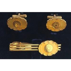 皇居勤労奉仕記念品 菊花紋章 菊紋入り 金メッキ タイピン＆カフス