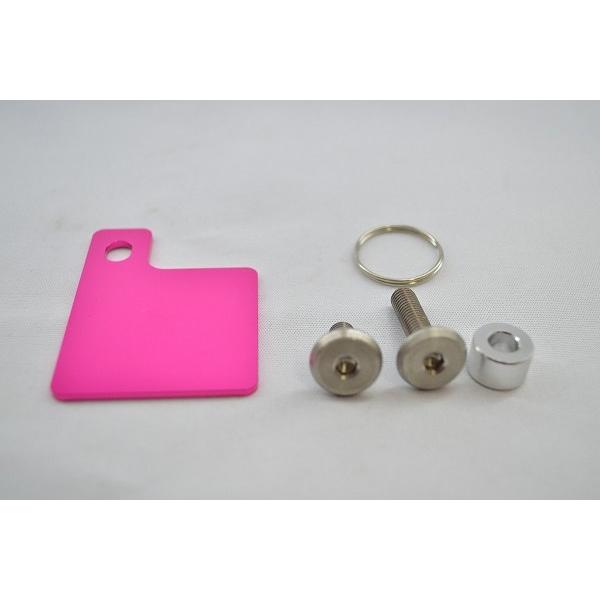 【ネコポス対応】KN企画 自賠責ステッカープレート＆KNキーホルダー（ピンク） JS-SH-PI