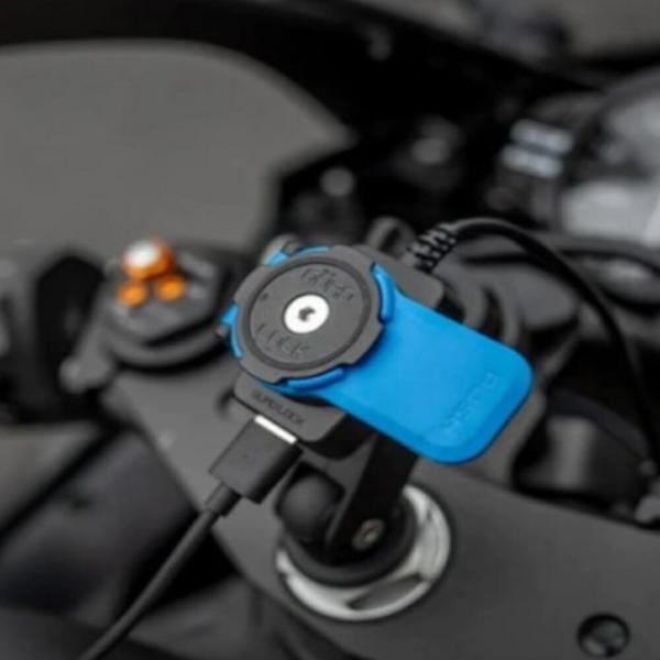 QUAD LOCK クアッドロック バイク パーツ IP66 防水防塵/IPX6防水 USBチャージ...