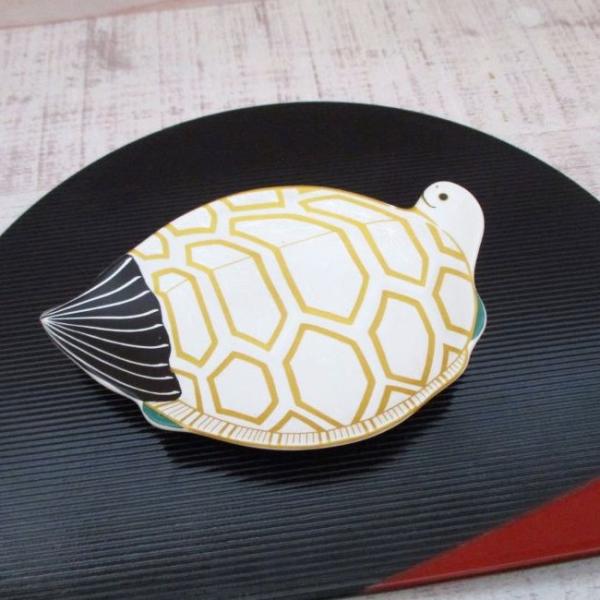 有田焼 錦雪衣菱模様亀形 銘々皿 小皿 取皿 菓子皿 幸楽窯 お正月 お祝い かわいい 華やか 上品...