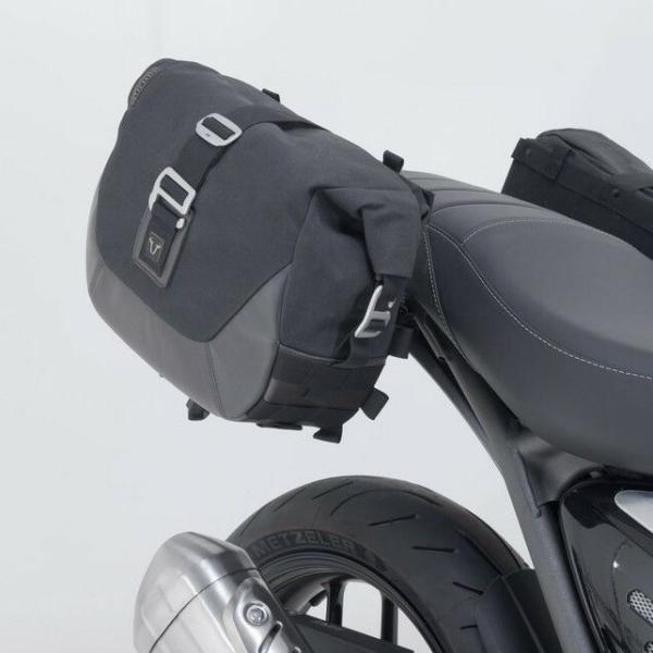 トライアンフ スピード400/スクランブラー400X サイドバッグシステム レジェンドギアLC ブラ...