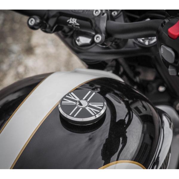 トライアンフ 水冷ツイン系 タンクキャップカバー ブラック＆シルバー RAISCH