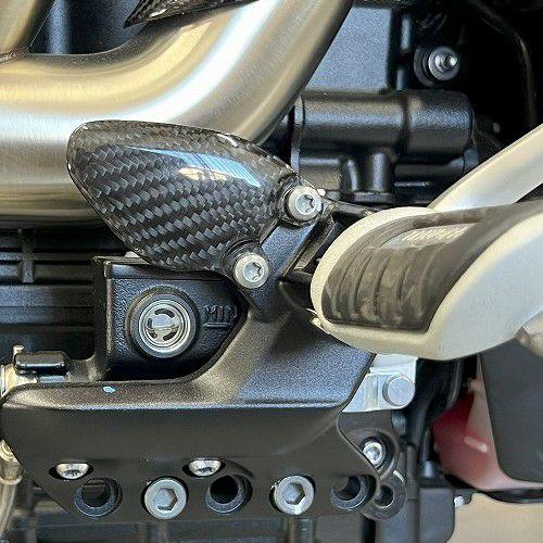 トライアンフ ロケット3R/ロケット3GT ヒールプレート ドライカーボン SPEEDRA