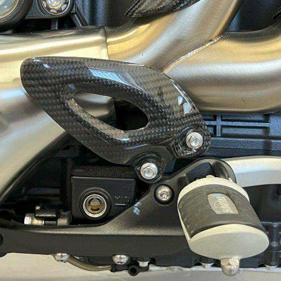 トライアンフ ロケット3R/ロケット3GT ヒールプレート ドライカーボン SPEEDRA