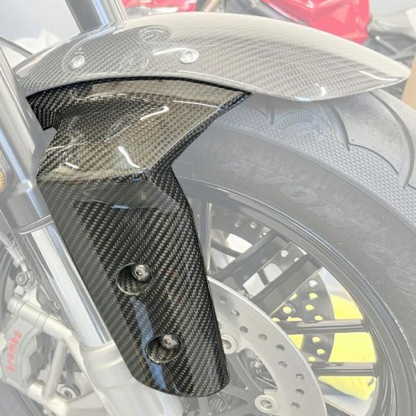 トライアンフ ロケット3R/ロケット3GT フロントフェンダーブラケット ドライカーボン SPEED...