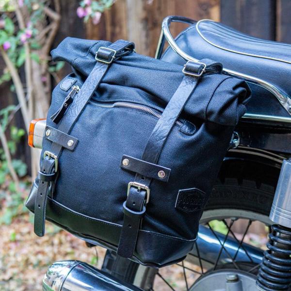 PODEROSA Dakhla クイックリリース・サドルバッグ 12L (ブラック/ブラックレザー)