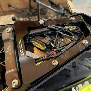 BMW RnineT サイドカバーバッグ ブラウン 左側 RAISCH : モトパーツ 