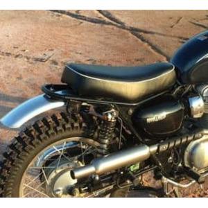 W400、W650、W800 ビンテージ  スクランブラーシート 白パイピング オメガレーサー カワ...