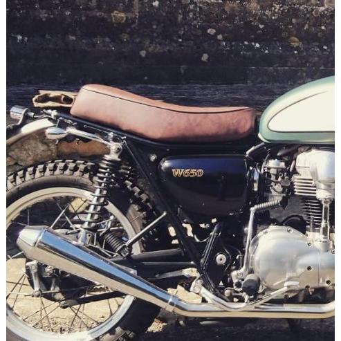 W400、W650、W800  ビンテージ  スクランブラーシート 茶パイピング オメガレーサー カ...