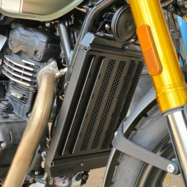 トライアンフ スピード400/スクランブラー400X ラジエーターガード ブラック Omega Ra...