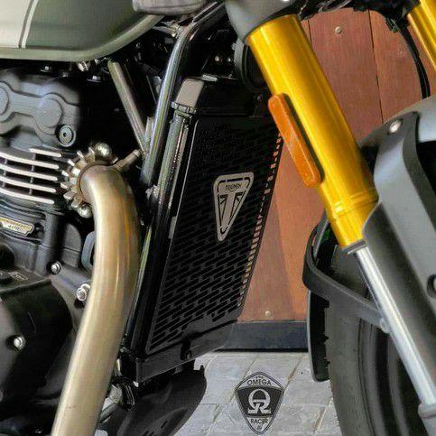 トライアンフ スピード400/スクランブラー400X ラジエーターガード TYPE2 ブラック Om...