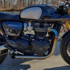 トライアンフ　スロットルボディーカバー トライアンフ純正 スロットルボディーカバー | バイクカスタムパーツ