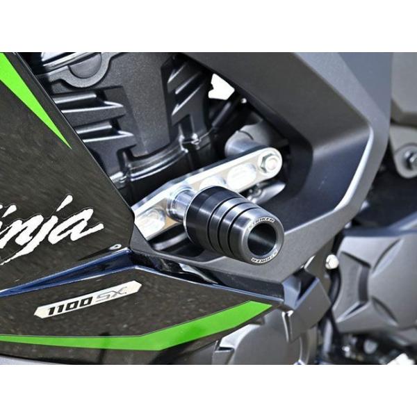 ストライカー Ninja1100SX/SE ガードスライダー（カーボンコンポジット） STRIKER