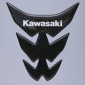 カワサキ純正 汎用 タンクパッド(カーボン/Kawasaki)＿Kawasaki｜motoship-genuine