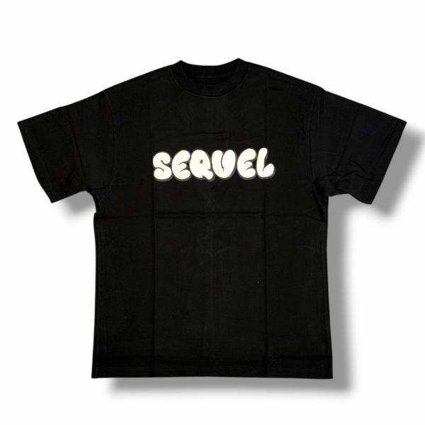 SEQUEL シークエル 25SS T-SHIRT/BLACK  プリントTシャツ カットソー SQ...