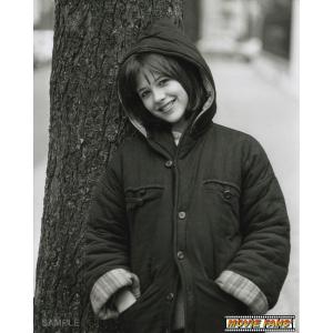 ブロマイド写真（外国製）ソフィー・マルソー／ポートレート／フードを被った笑顔の写真（白黒）